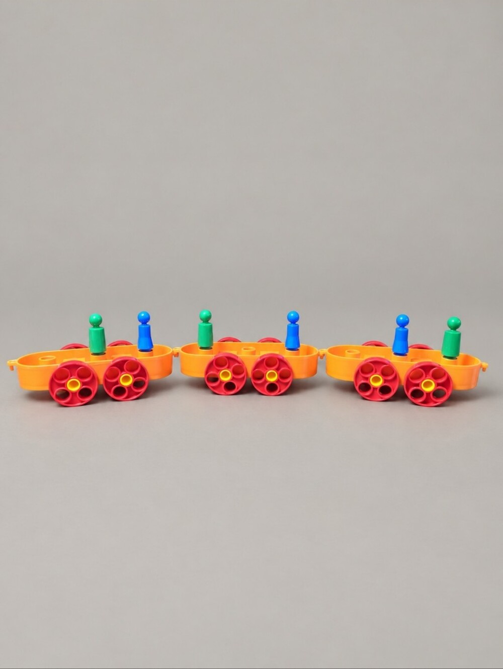 Vintage 1976 Tupperware Amphibio 27 Pc Complete Building Train Toy Set